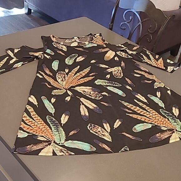 Honeyme Cold Shoulder Leaf Print Dress - Picture 4 of 12